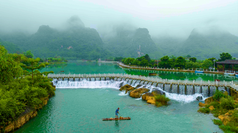 模范村龍潭靈湖景區。周金鵬攝
