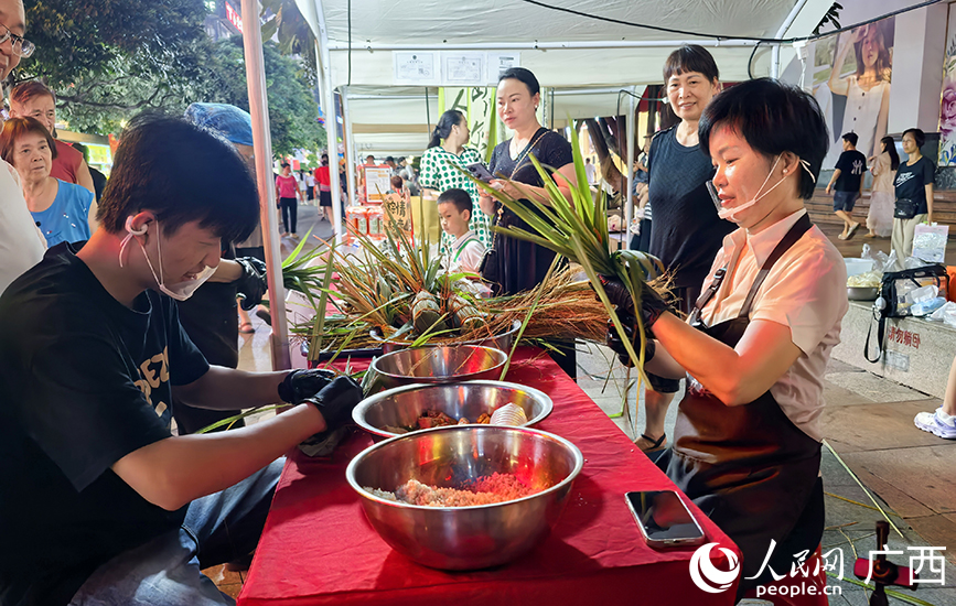 活动现场。人民网记者 付华周摄