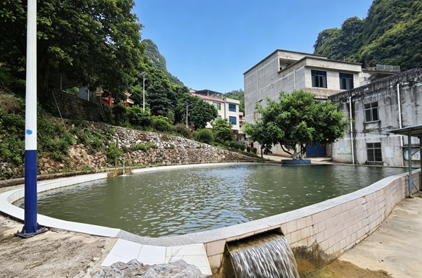 屯内建设蓄水池,防止河水四处横流。