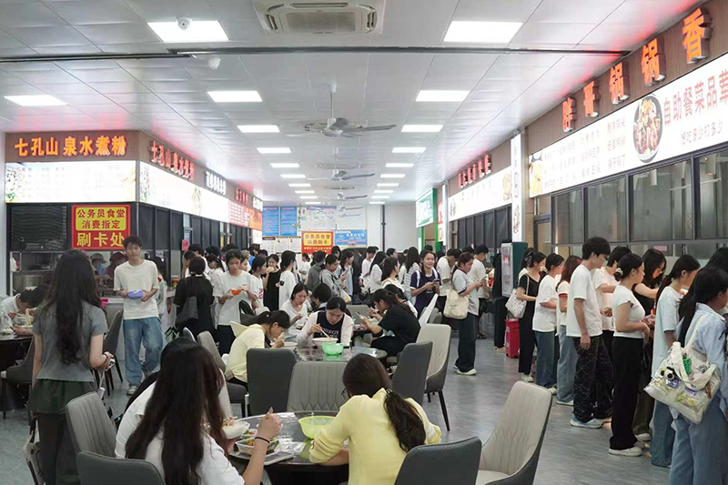 学校食堂恢复供餐。广西现代职业技术学院供图