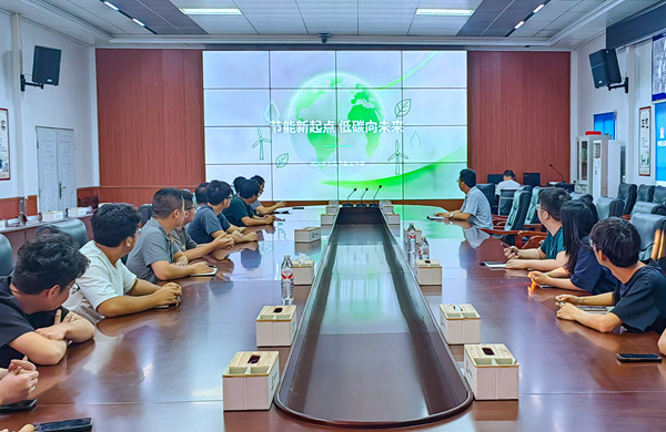 融從高速項目部圍繞如何做到節能環保進行交流研討。中國一冶供圖