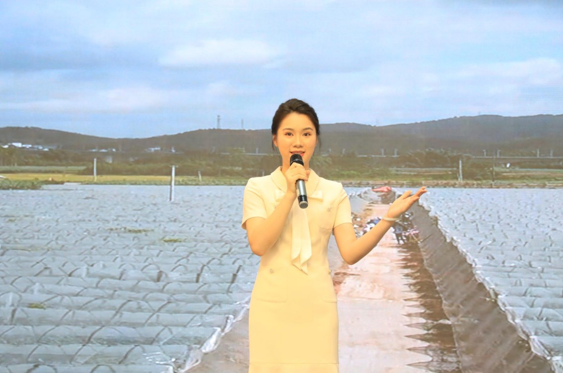黄诗悦宣讲《奔跑在乡土上的青春与守望》。青秀区委宣传部供图