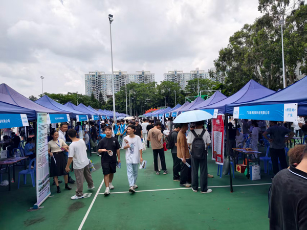 廣西機電職業技術學院2026屆畢業生大型綜合雙選會現場。廣西機電職業技術學院供圖