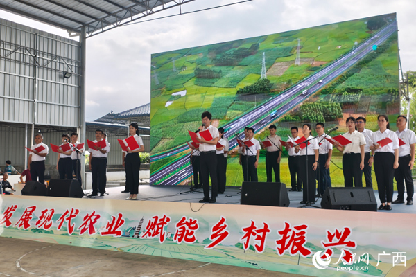 情景朗诵现场。人民网记者 王勇摄