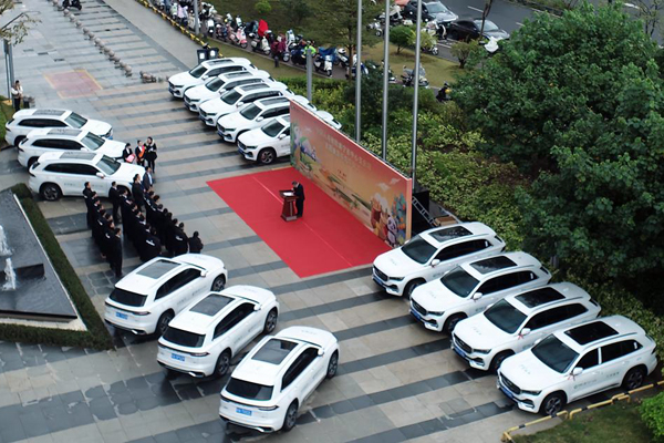中国人寿财险南宁中支“三农”服务车发车仪式。中国人寿财险南宁中支供图