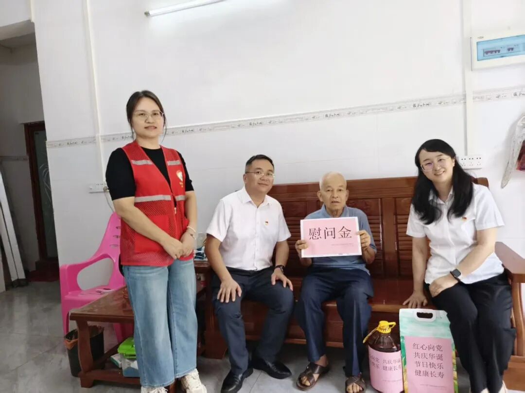 律师们走访慰问