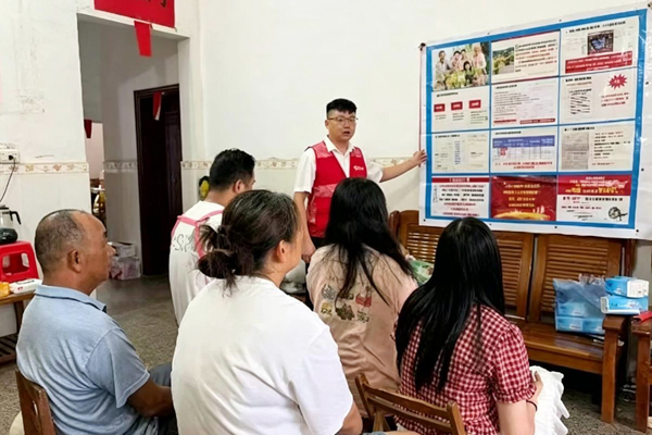 线下座谈宣讲活动现场。李静摄