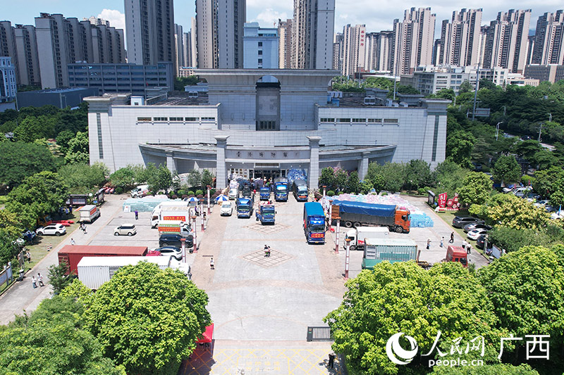 贵港博物馆成为防汛物资中转站。人民网 梁章晖摄