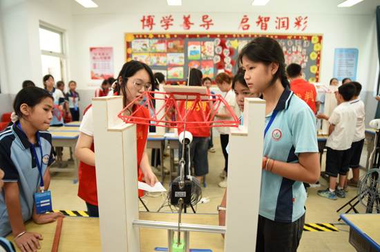 3D打印笔工程挑战赛现场。黄晓君摄
