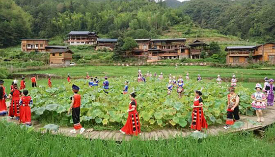 “六月六”苗韵盛会燃动石山底 实景演艺开启夏日狂欢