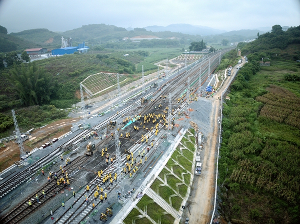 永乐镇站站改施工现场。莫小斌摄