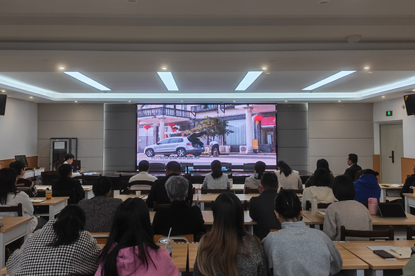 每月定期组织学校教师及科研人员开展清廉科研警示案例学习。广西交职院供图