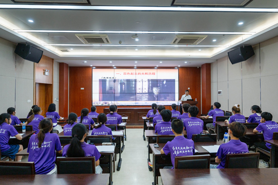 开展专题党课‌。广西农业职业技术大学供图