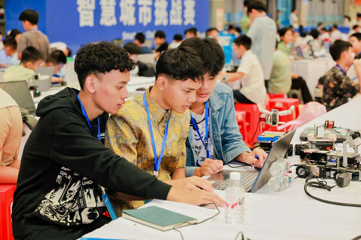 第23届广西青少年人工智能及机器人竞赛暨跨区域面向东盟国家邀请赛开赛(图1)