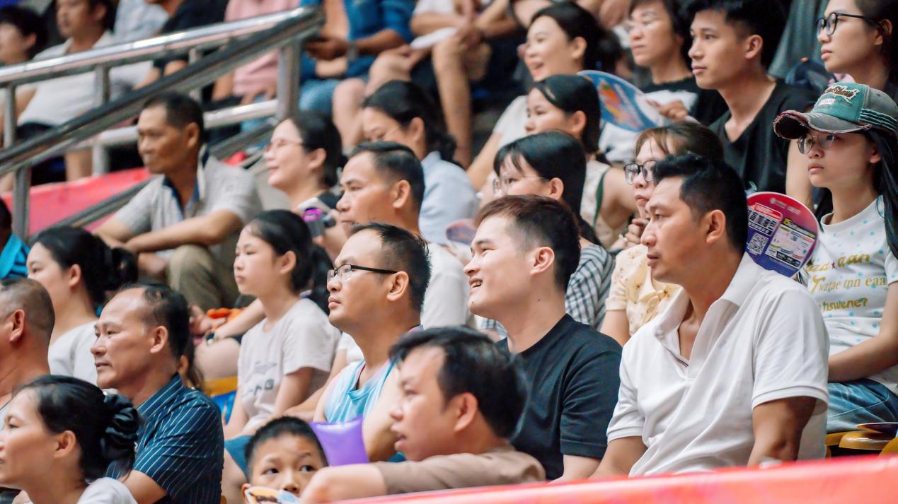 群众观赛热情高涨。赛事组委会供图