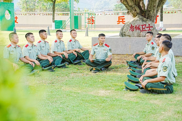 官兵分享心得体会。