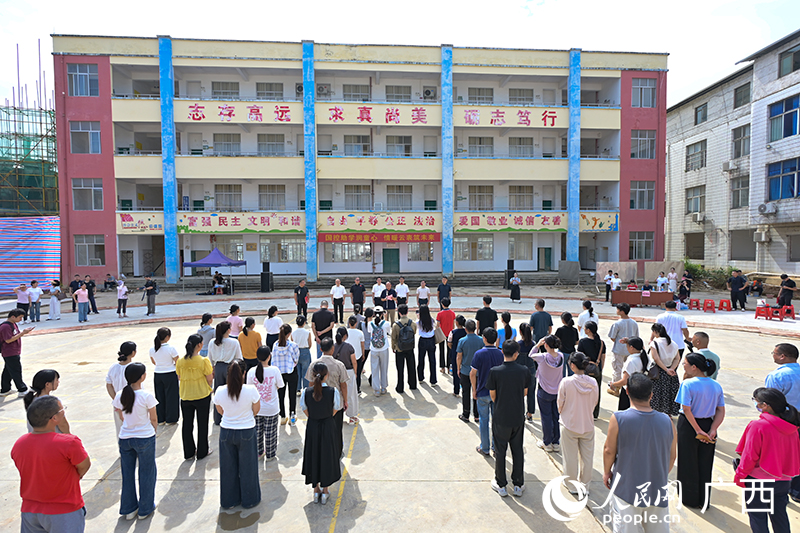 捐赠仪式现场。人民网记者 雷琦竣摄