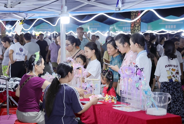 展销活动现场。张庆杰摄