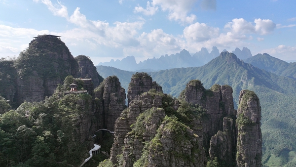 有小张家界之称的北帝山。郭晓枫摄