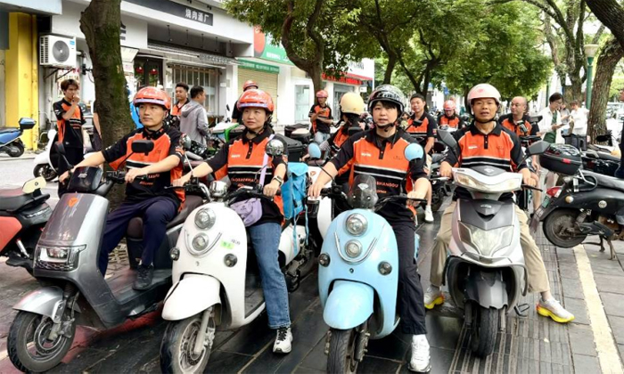 2026年5月，桂林市委社会工作部、市“小个专”（网约配送行业）党委组织机关干部开展外卖骑手岗位体验。