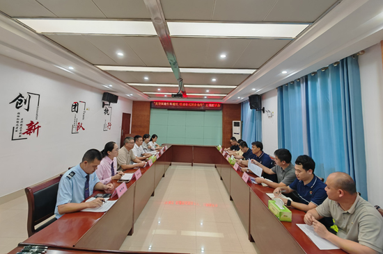 三方黨員代表開展“黨建賦能引車增效 暢通物流服務先行”主題座談會。韋倩攝