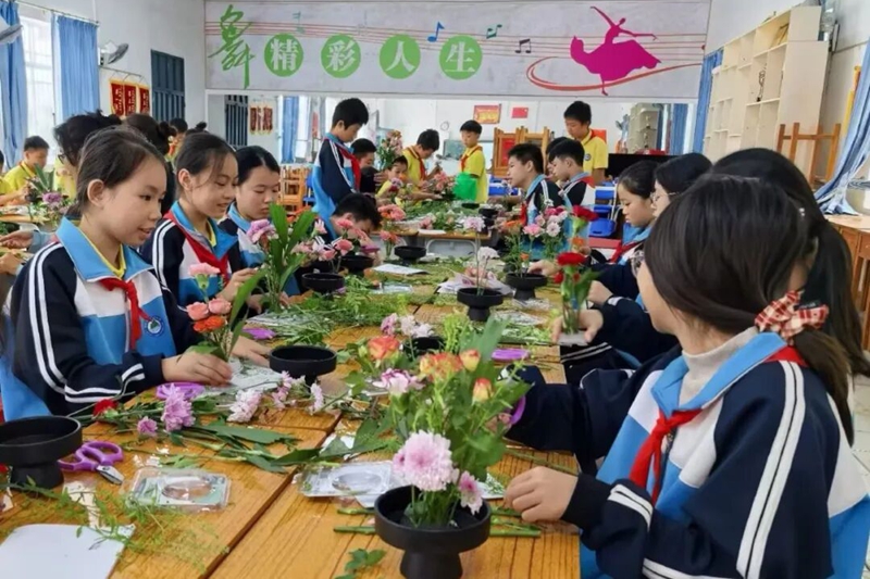 学校开设多类特色社团。柳州市三门江中学供图