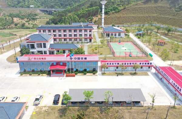 盘活长滩收费站管理区闲置地块。牙侯文摄