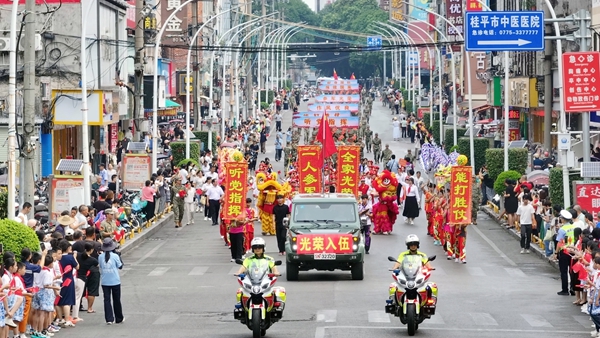 新兵启程。桂平市融媒体中心供图