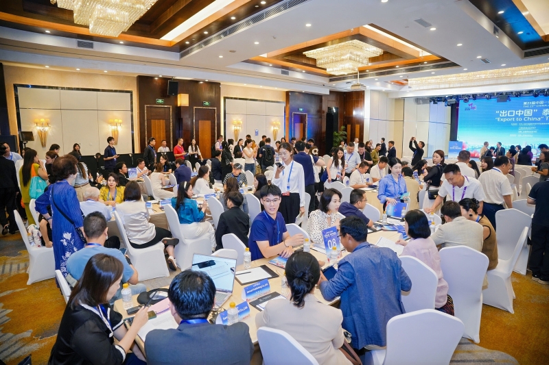 企業現場對接洽談。主辦方供圖
