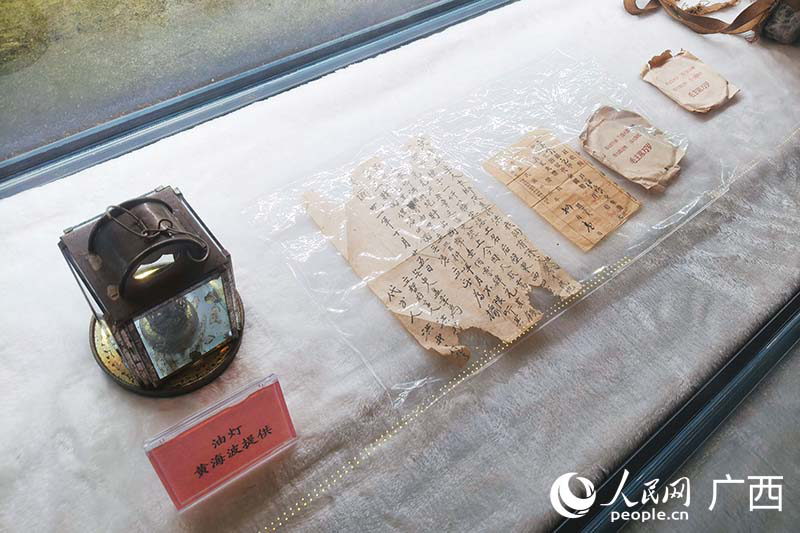侨批馆内展出的侨批原件。人民网 刘璐瑶摄