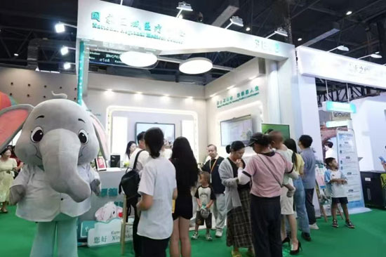 中南大学湘雅二医院桂林医院参加第23届中国-东盟博览会旅游展展区。唐清 摄