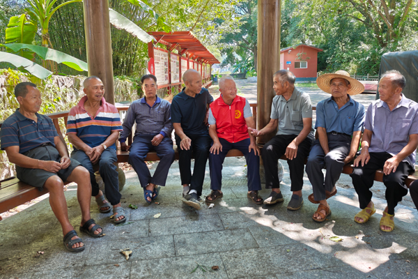 鹿寨县推广“微管家”模式提升基层治理效能