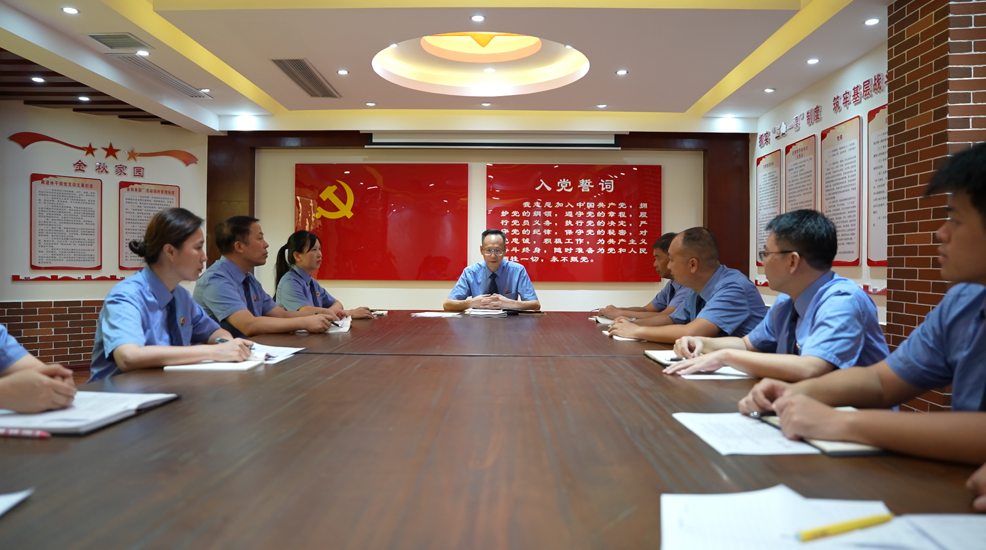 “潇贺连心桥”品牌以“连心”把信访群众当家人。贺州市人民检察院供图