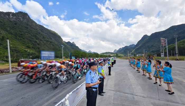 圖為民警輔警在安保現場