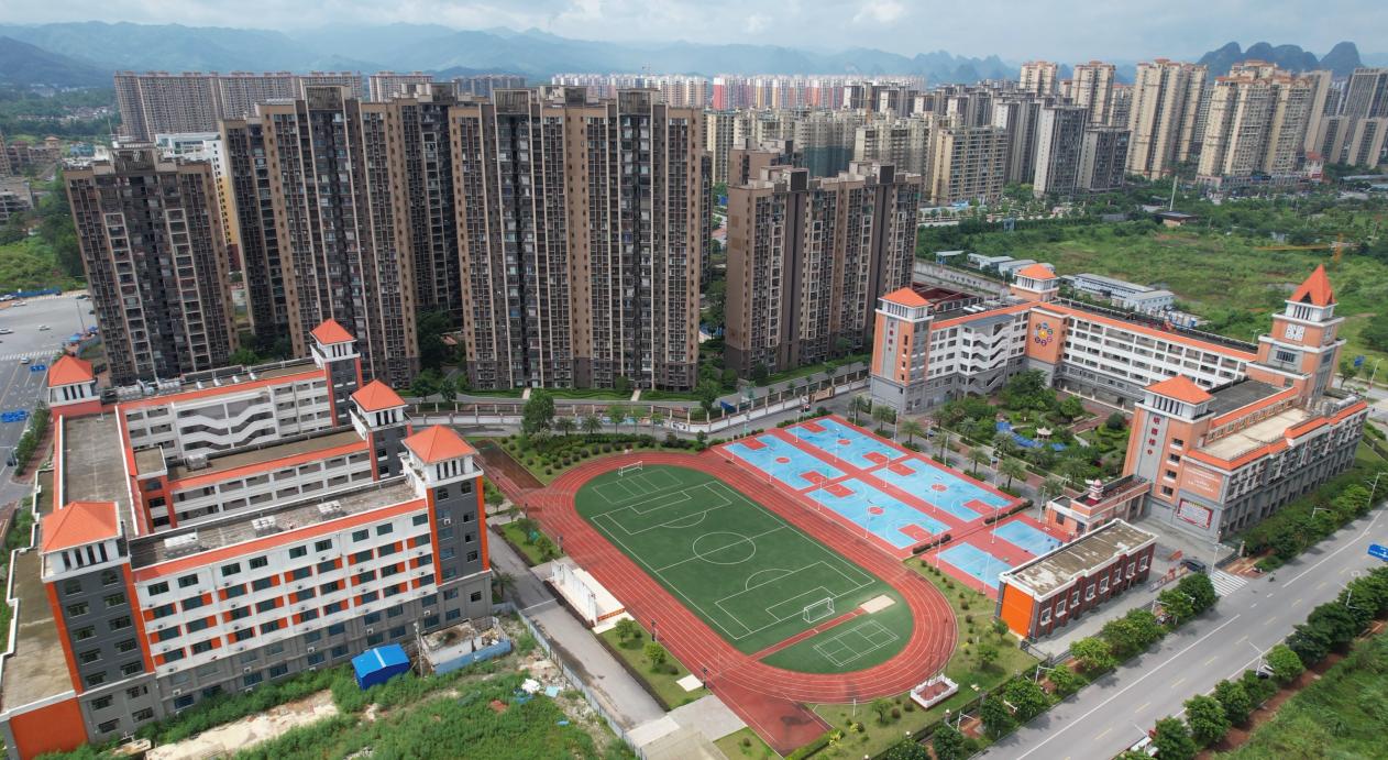 賀州市外國語學院。李忠權攝