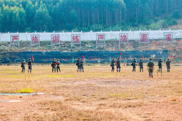 考核現場。陳名利攝
