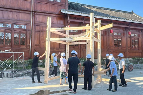 学员协作立架实践作品