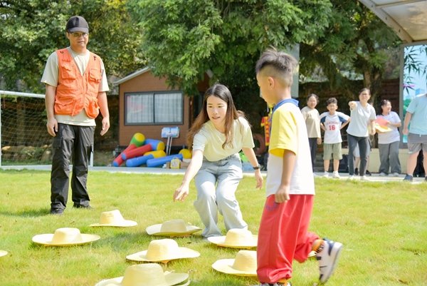清风寻廉宝活动现场。