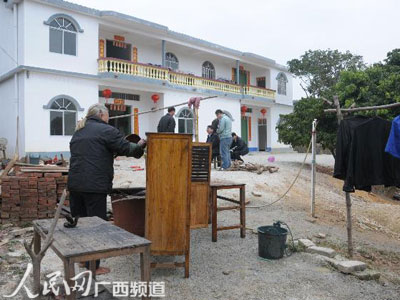 广西农村危房改造两年完成近20万户
