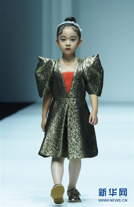 （社會）（4）2021春夏上海時裝周上演童裝秀