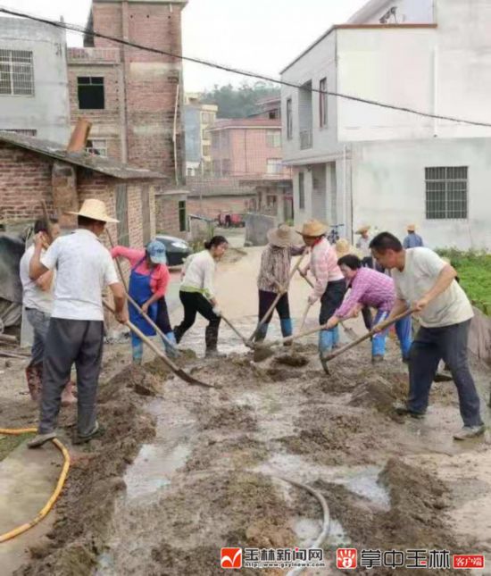 容县灵山镇人口_容县灵山镇:拓宽村屯道路助推乡村振兴